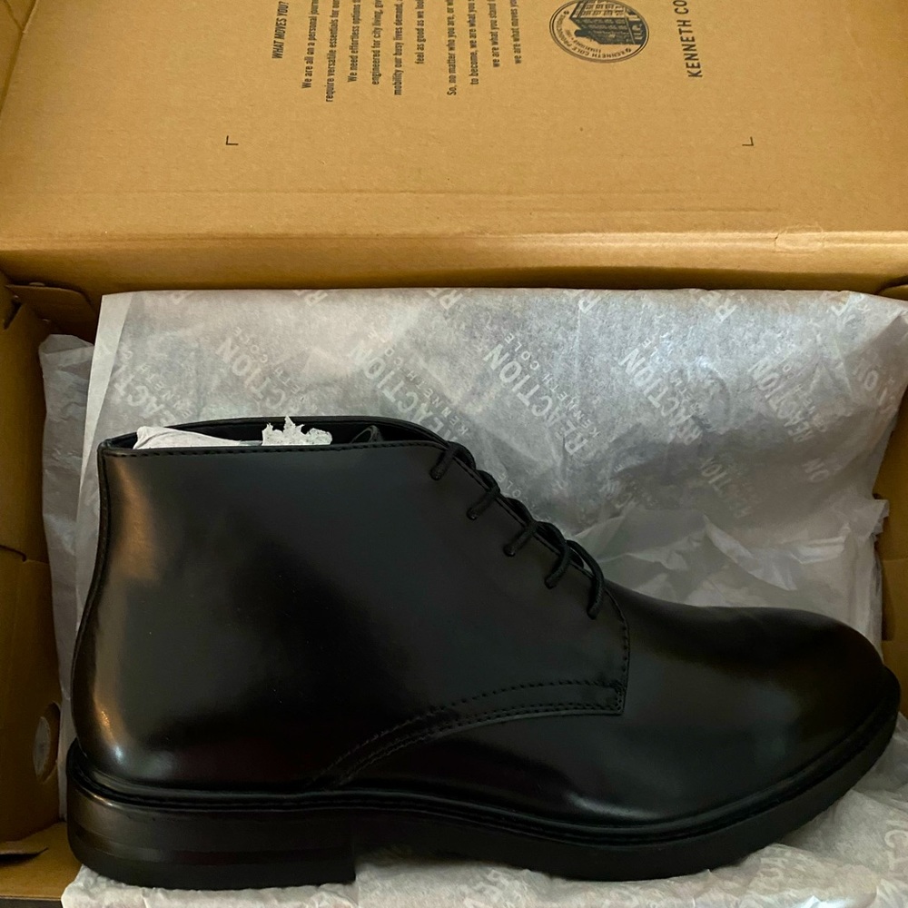 Kenneth Cole Parker Chukka New in Box.